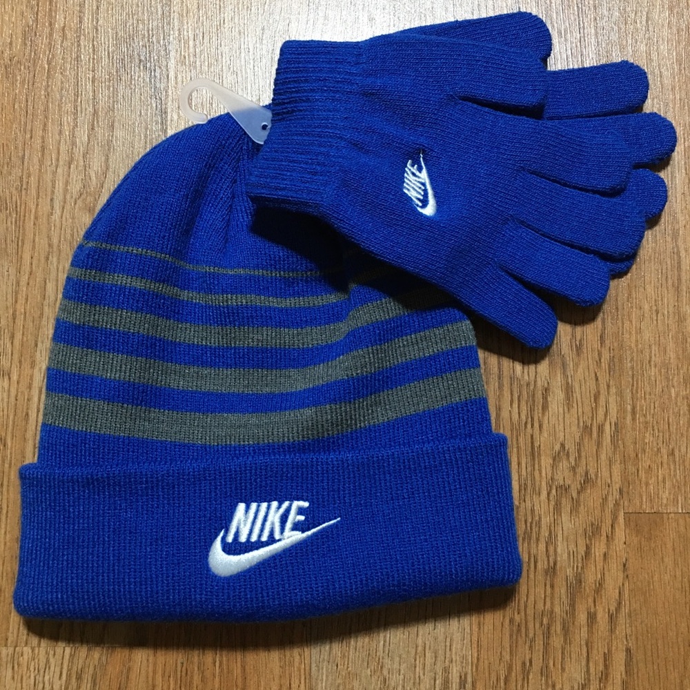 Nike Knit Beanie Hat and Gloves Set, Kids NWT